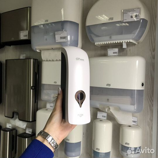 Дозатор для мыла настенный