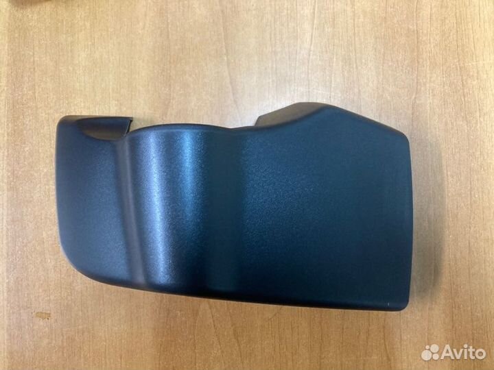 Заглушка стойки зеркала правая Man Tgs Tgx