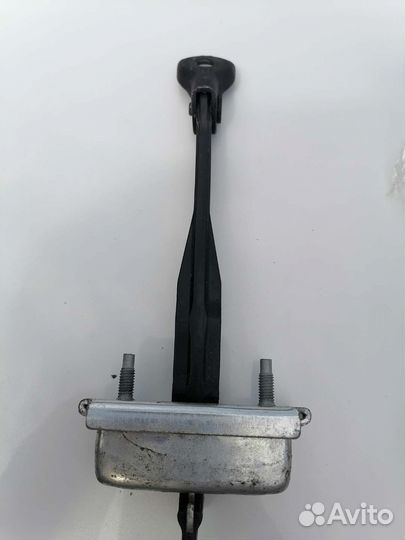 Ограничитель двери передний правый Chevrolet Cruze