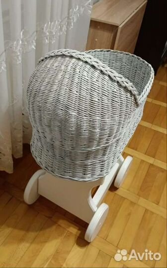 Плетеная люлька (кроватка)