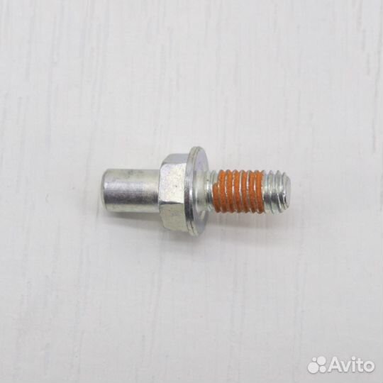 Шпилька тахометра isuzu ELF, оригинал