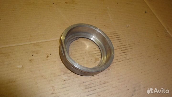 Стакан под-ка кпп 102407 дт 77.37.229