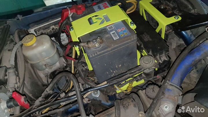 Площадка под аккумулятор Jeep Cherokee/Liberty KJ