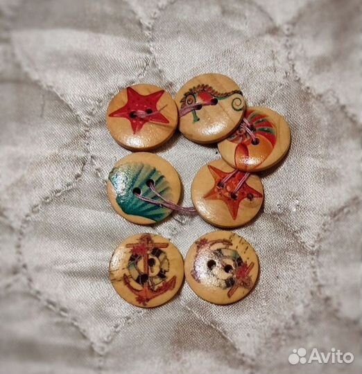 Деревянные пуговицы и бусины