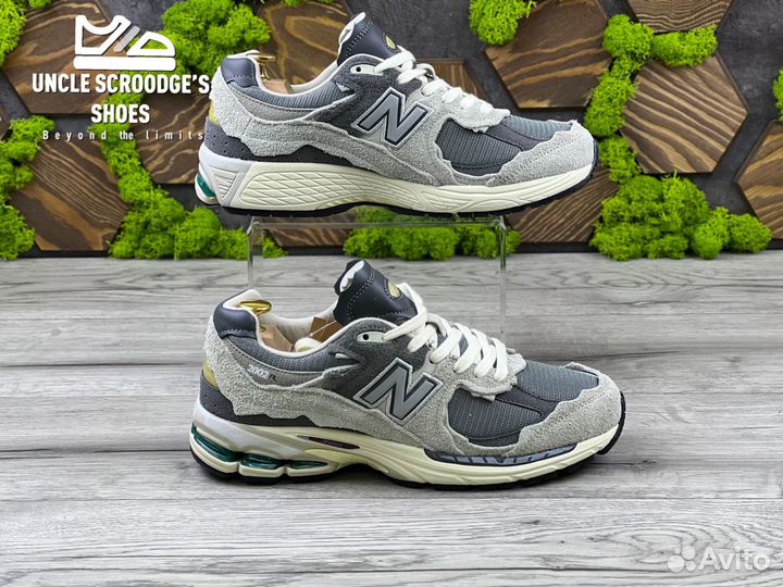 New Balance 2002r