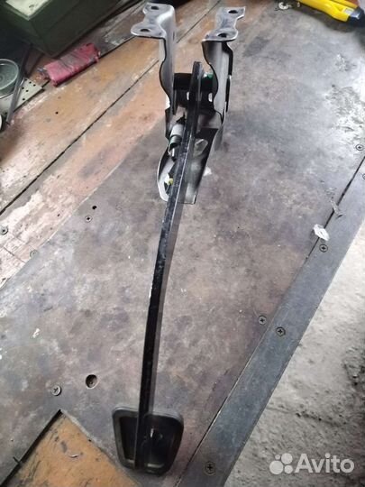 Педаль сцепления на Honda CR-V rd5