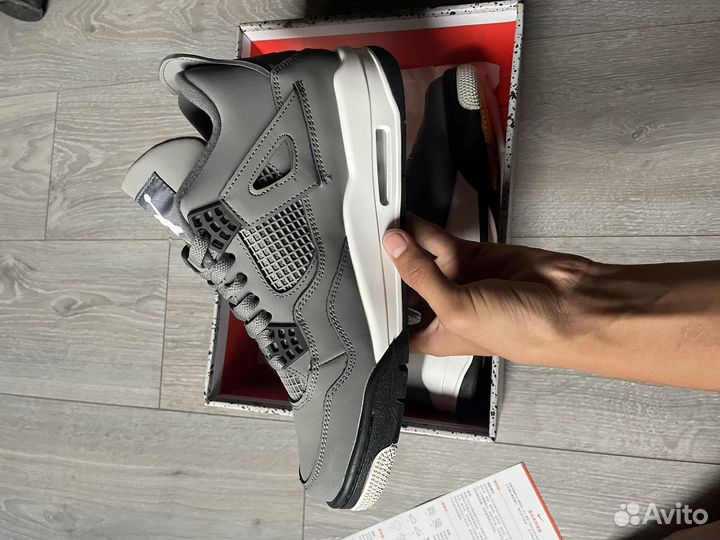 Nike air jordan 4 retro