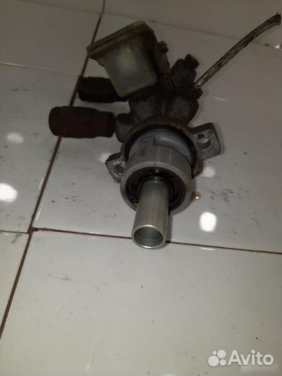 Цилиндр тормозной главный Ford Focus I (1998—2004)