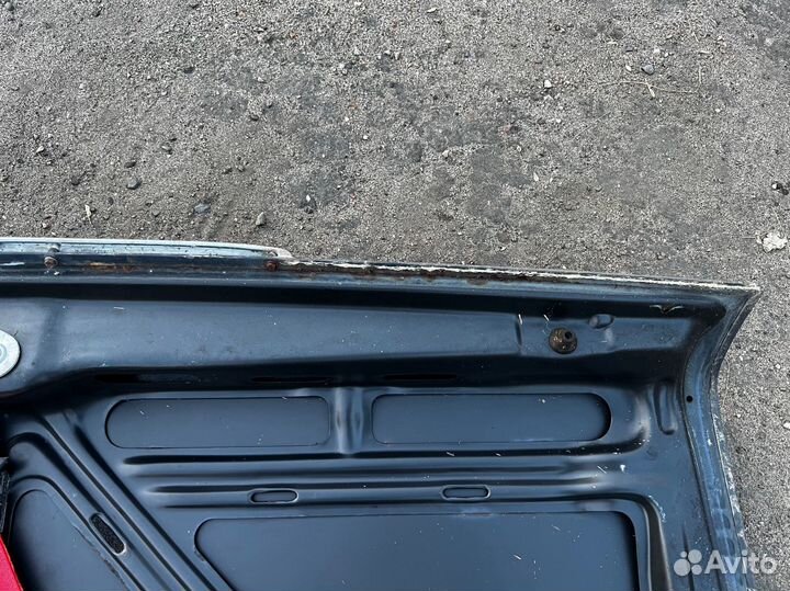 Крышка багажника W116