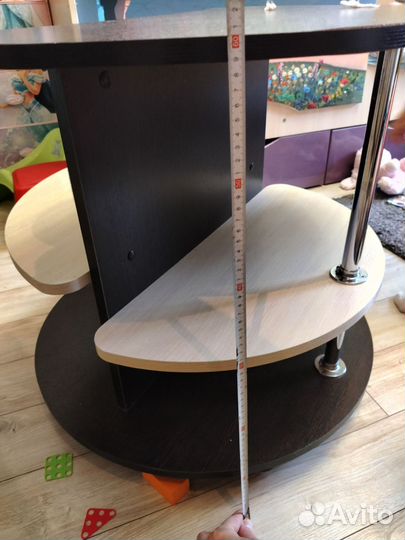 Прикроватный столик на колесиках