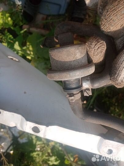 Клапан вакуумный Audi 80 Б4 2,3 NG