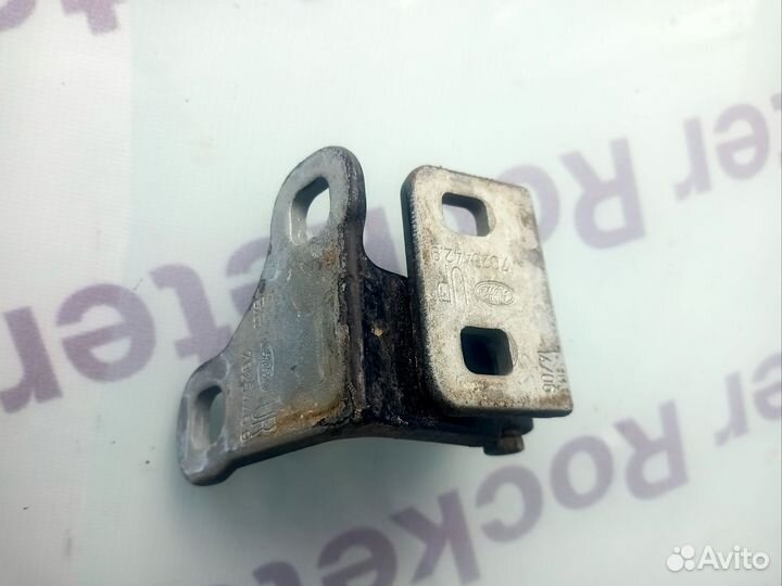 Петля двери задняя правая Land Rover Range Rover