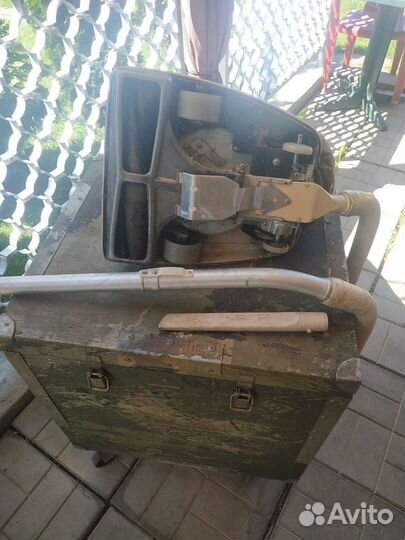 Пылесос ретро