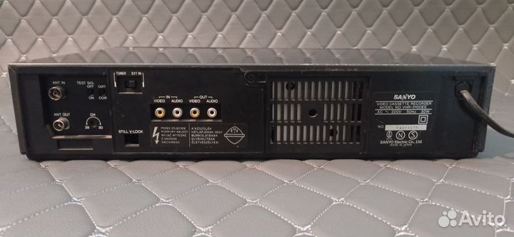 Видеомагнитофон sanyo