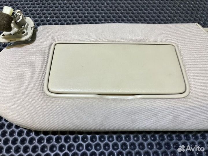 Козырек солнцезащитный лев. Infiniti QX70