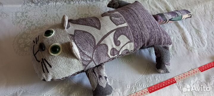 Подушки-игрушки зайцы, коты и др