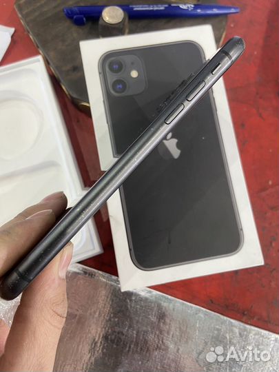 iPhone 11, 64 ГБ
