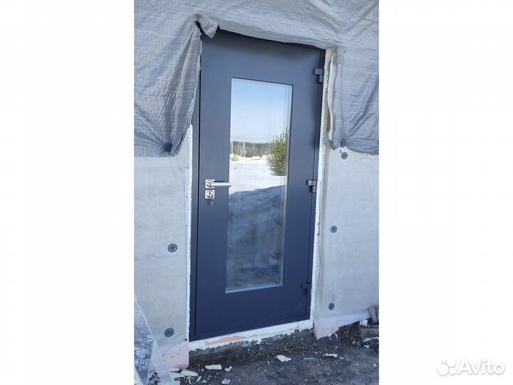 Дверь утепленная из дерева