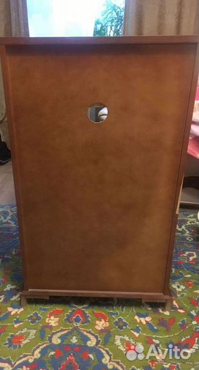 Тумба витринная