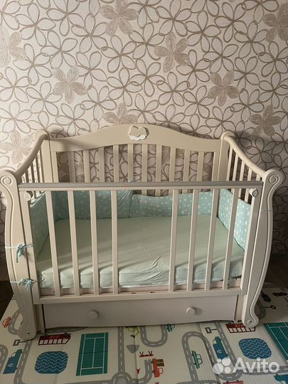 Детская кроватка Можга с маятником и ящиком