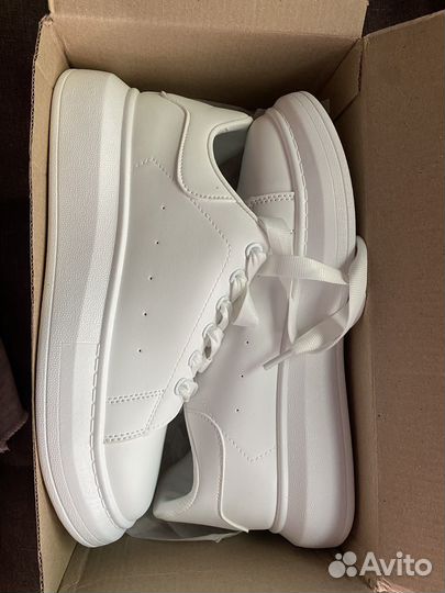 Кроссовки женские 40 размер