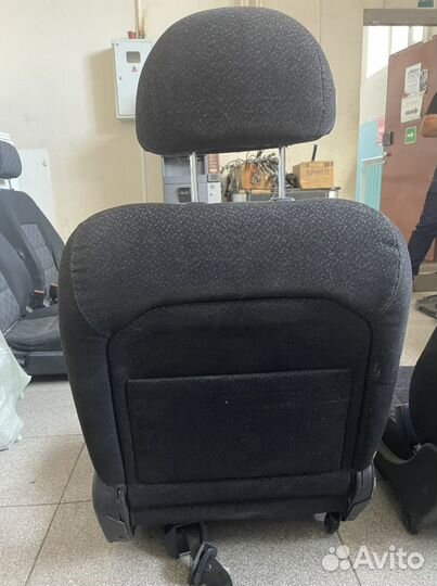 Сиденья передние правое / левое Hyundai Sonata IV