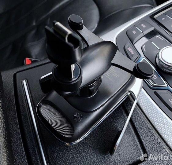 Держатель для телефона в машину