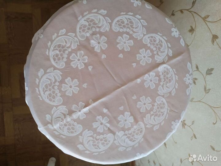 Скатерть на круглый стол
