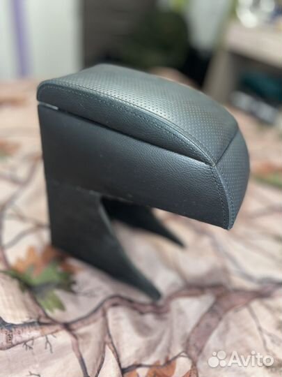 Подлокотник