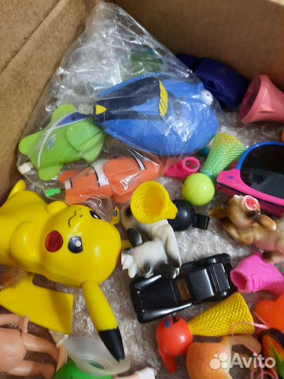 Мелкие игрушки лол киндер и др пакетом