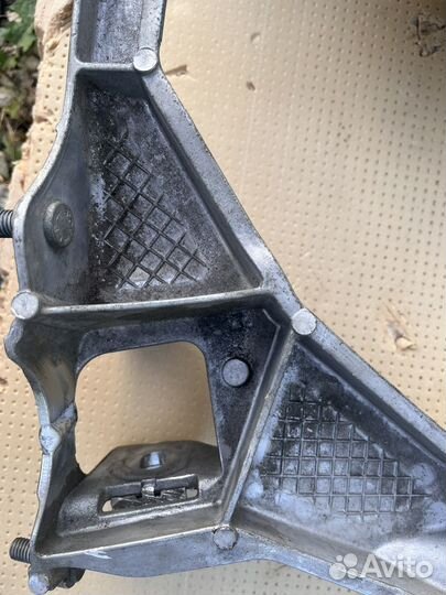 Балка подвески Porsche 718 задняя левая