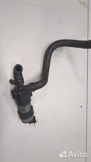 Насос водяной Mercedes C W203, 2002