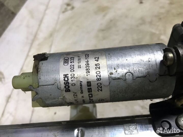 Направляющая заднего сиденья Mercedes W220