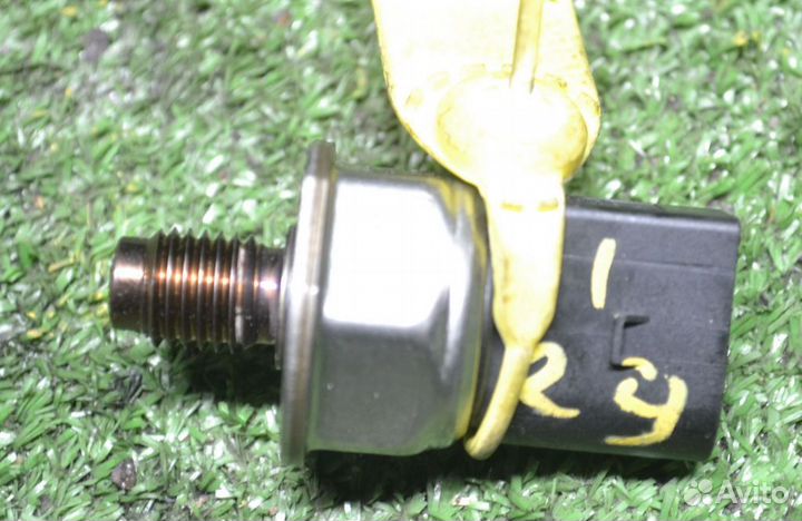 Датчик давления топлива Audi / VW BUG BVN BKS