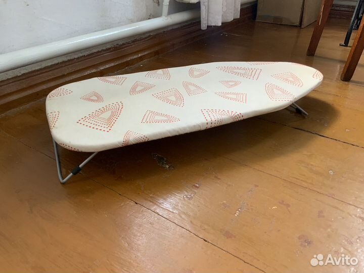 Компактная настольная гладильная доска