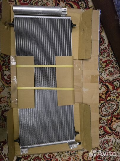 Радиатор (конденсатор) кондиционера Пежо 407