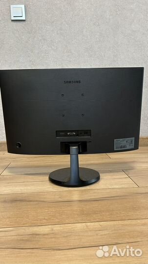 Монитор Samsung C24F390FHI