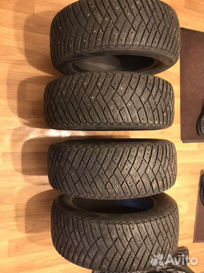 Goodyear Ultragrip Ice Arctic 215/60 R16