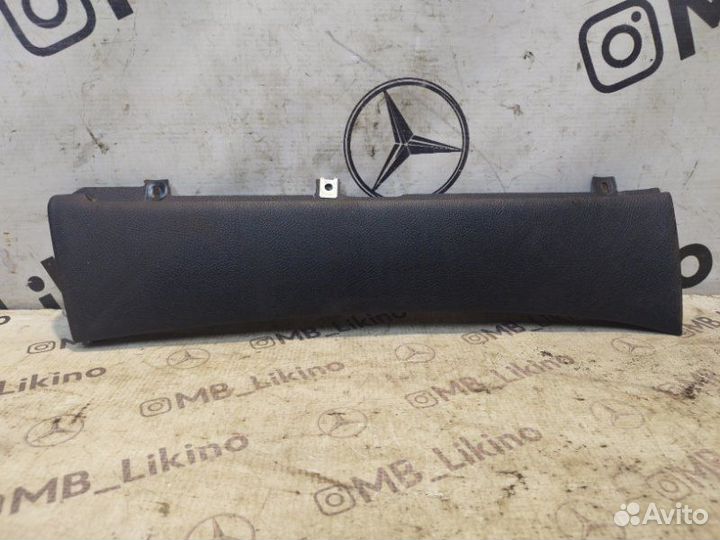 Накладка торпедо правая Mercedes S-Class W221