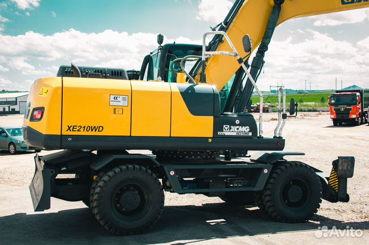 Колёсный экскаватор XCMG XE210WD, 2023
