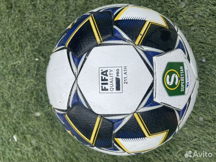 Футбольный мяч