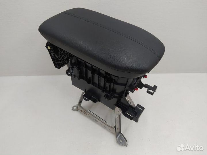 Подлокотник Toyota RAV 4 5 (XA50) (2018-2023) 2021