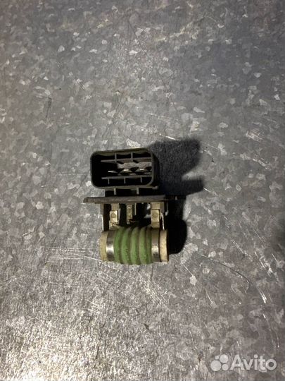 Резистор вентилятора радиатора Hyundai i30 2