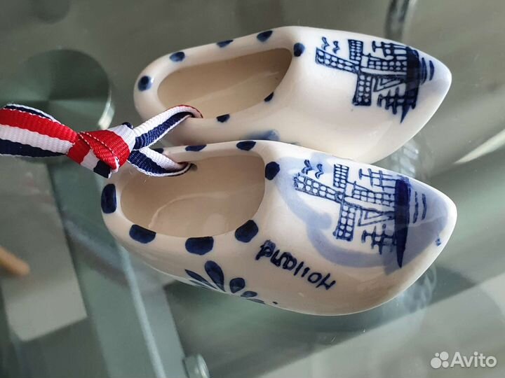 Статуэтки сувенирные