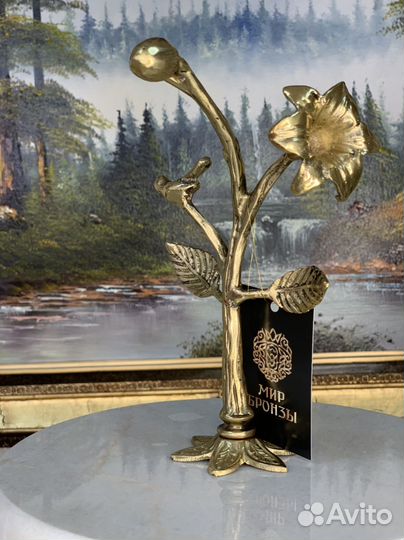 Ваза для фруктов на ножке