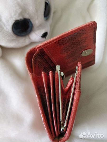 Кошелек из кожи морской змеи