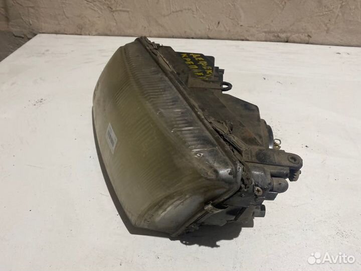 Фара левая Volkswagen Passat B5 1996-2000