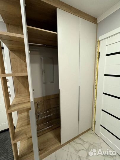 Шкаф распашной створчатый