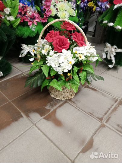 Ритуальные венки и корзины