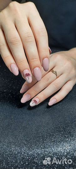 Мастер маникюра и педикюра